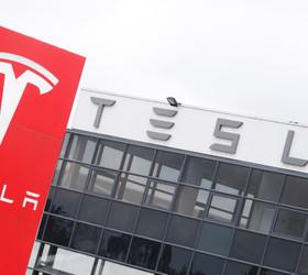 Tesla ABD'de yaklaşık 700 bin aracı geri çağırıyor