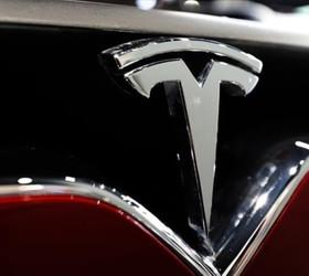 ABD'deki 2.6 milyon Tesla otomobiline inceleme