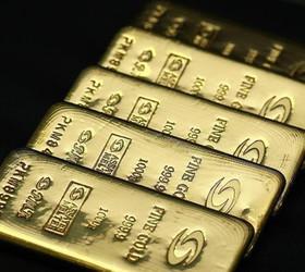 Altının ons fiyatı rekor yenileyerek 3 bin dolara doğru ilerliyor