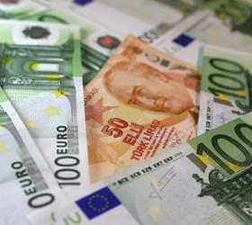 Euro ilk kez 40 lirayı aştı