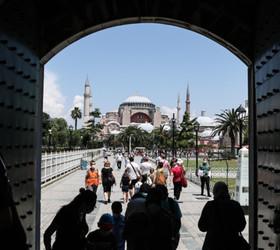 Türkiye'ye 5 ayda 15,6 milyon yabancı turist geldi
