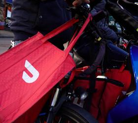 Amerikan devi Avrupa'da büyüyor: Deliveroo, 3.9 milyar dolara DoorDash'e satıldı