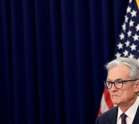Fed Başkanı Powell'dan Trump'a rağmen 'bekle-gör' mesajı