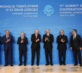Cumhurbaşkanı Erdoğan, Ekonomik İşbirliği Teşkilatı Zirvesi için Azerbaycan’da