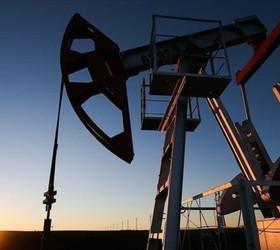 Arz arttı, talep belirsiz, Trump tarifeleri baskı yaratıyor: Petrol 70 dolar bandında tutunabilir mi?