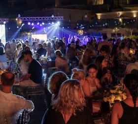 Cemiyet hayatı “Mavi Beyaz Gece”de buluştu: Bodrum’da göz kamaştıran davet