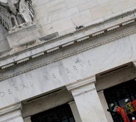 Fed Trump'a rağmen faizleri sabit bırakmayı sürdürdü