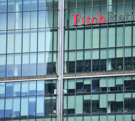 Fitch: Türkiye'de sanayi şirketlerindeki kredi baskısı devam edecek