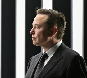 Musk'tan yapay zeka açıklaması: Ben dahil herkesin işini elinden alacak