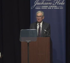 Fed Başkanı Powell’dan faiz indirimi sinyali: Risk dengesi değişiyor