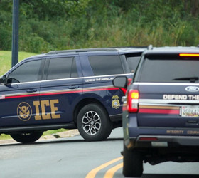 Trump'tan yabancı şirketlere 'Göçmenlik yasalarına uyun, Amerikalı işçi çalıştırın' çağrısı