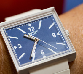 İsviçreli saat devi Swatch'tan Trump'a göndermeli ürün: 2 günde tükendi