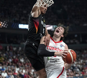 Teşekkürler çocuklar: A Milli Erkek Basketbol Takımımız Avrupa ikincisi