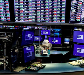 New York borsası Fed'in faiz kararı öncesi karışık seyirle açıldı