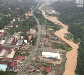 Rize’yi sağanak vurdu: Dereler taştı, Ayder yolu kapandı