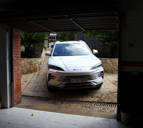 Çinli BYD, Avrupa’da Tesla’yı solladı: Satışlarını üç katına çıkardı