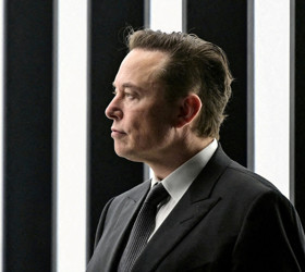 Tesla hissedarları kızgın: Musk’ın 1 trilyon dolarlık maaş paketine tepki