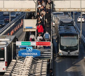 İstanbul'da 30 yaş üstü öğrencilerin indirimli ulaşım hakkı yeniden mahkemede
