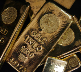 Altın fiyatları Fed belirsizliğiyle geriledi: Haftalık kayıp yüzde 3'e yaklaştı