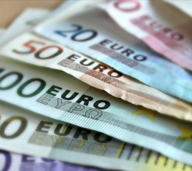 Euro Bölgesi'nde şirketlere verilen krediler eylülde yavaşladı