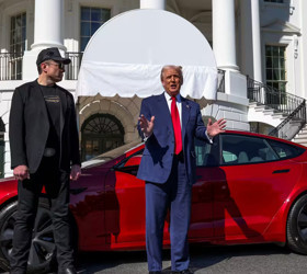 Elon Musk’ın siyasi çizgisi Tesla’ya pahalıya patladı: 1 milyondan fazla araçlık satış kaybı