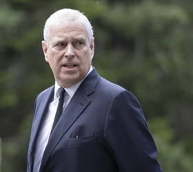 Kraliyet krizi büyüyor: Prens Andrew'un tüm ünvanları alındı