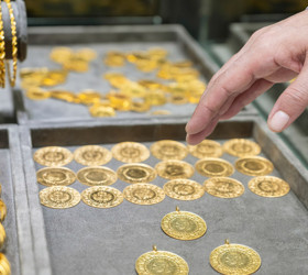 Altın yeniden 4 bin dolar sınırında: Dolar geriledi, Fed beklentileri değişti