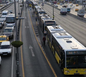 İstanbul'da metrobüslere özel günlerde FSM Köprüsü'nü kullanma izni