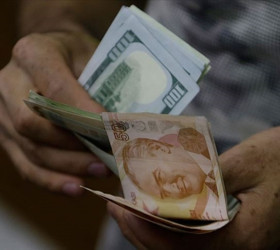 Dolar/TL yeni tarihi zirvesini test etti