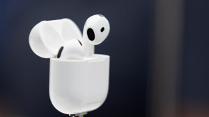 Artık her dilde konuşabileceksiniz: Apple, AirPods’a “Canlı Çeviri” özelliği getiriyor