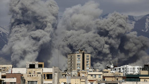 Trump'tan dikkat çeken İran açıklaması: "2-3 hafta içinde çekileceğiz"