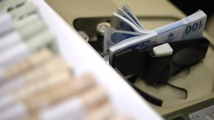 Bankalarda mevduat azaldı, kredi hacmi büyüdü