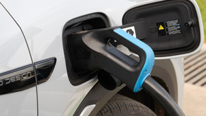 Çinli otomotiv devinden Türkiye'ye özel batarya kararı: Yarış kızışacak