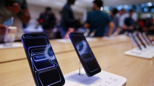 Apple'dan tarihi zam: 3 bin dolarlık iPhone şoku! Katlanabilir modelin fiyatı ortaya çıktı