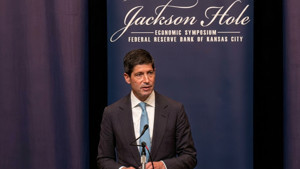 Warsh'dan Jackson Hole'da net mesaj: "Fed'in odağında enflasyon var"