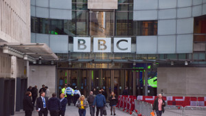 BBC'de tarihi dönüşüm: Kanallar kapanıyor, yayınlar dijitale taşınıyor