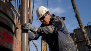 Morgan Stanley, petrol fiyatı tahminini yükseltti