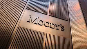 Tarihi karar: Moody's ABD'nin notunu düşürdü!