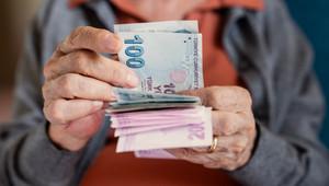 Emekliye bayram ikramiyesi ödemeleri başladı: Kim, ne zaman alacak?