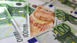 Euro ilk kez 39 lirayı aştı