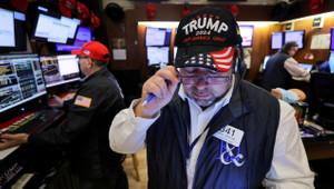Trump'tan Fed'e yeni saldırı: Dolar düşerken altın rekor kırdı