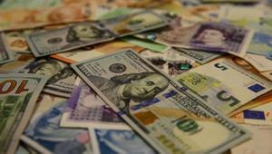Altın düşüyor, dolar değerleniyor: Tarifelerden sonra ilk kez haftalık kazanç yolunda
