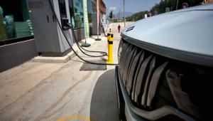 Türkiye'de satılan her 10 otomobilden 4'ü elektrikli ya da hibrit
