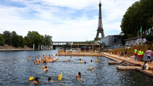 Paris’in kalbi Seine Nehri 100 yıl sonra yeniden yüzmeye açıldı