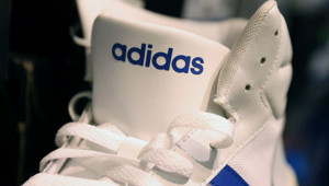 Adidas hisseleri Bank of America darbesiyle sert geriledi