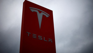 Tesla’dan FSD kararı: Tek seferlik satış kalkıyor, abonelik modeline geçiliyor