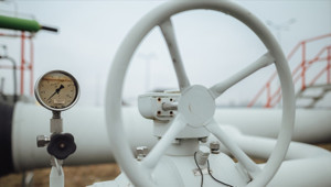 Rusya'nın petrol ve doğalgaz gelirleri yarı yarıya azaldı