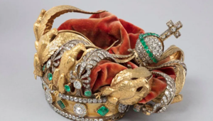 Louvre soyguncuları kaçarken düşürmüştü: Elmas taç ilk kez görüntülendi