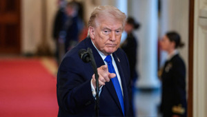 Trump ailesinin stablecoini bir doların altına geriledi: Koordine saldırı açıklaması geldi