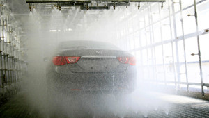 Dev otomobil üreticisinden 19 milyar dolarlık tarihi adım: Stratejik hisseler çözülüyor